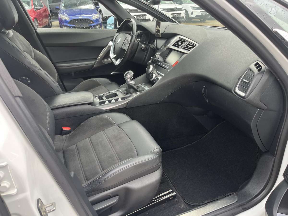 Citroen DS5, 2.0 l., Хэтчбек