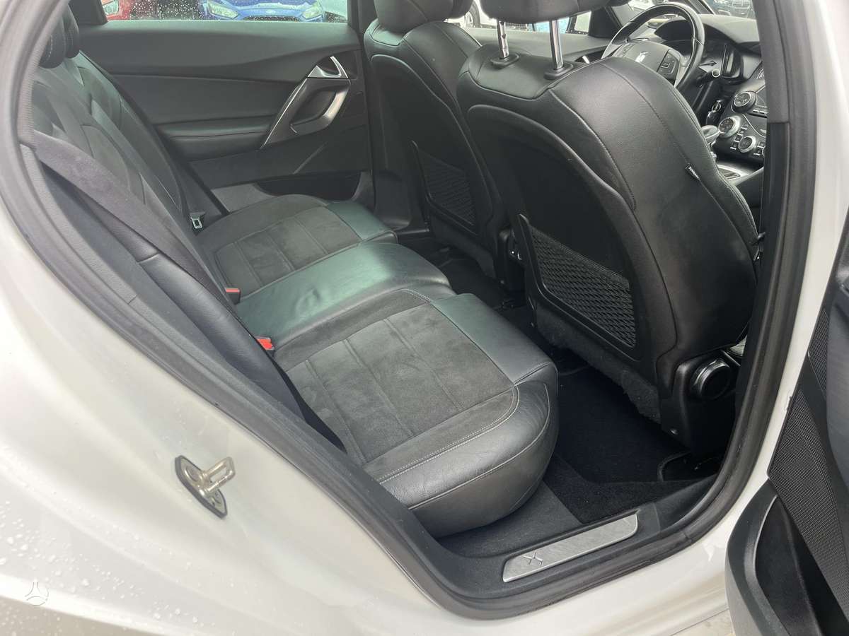 Citroen DS5, 2.0 l., Хэтчбек
