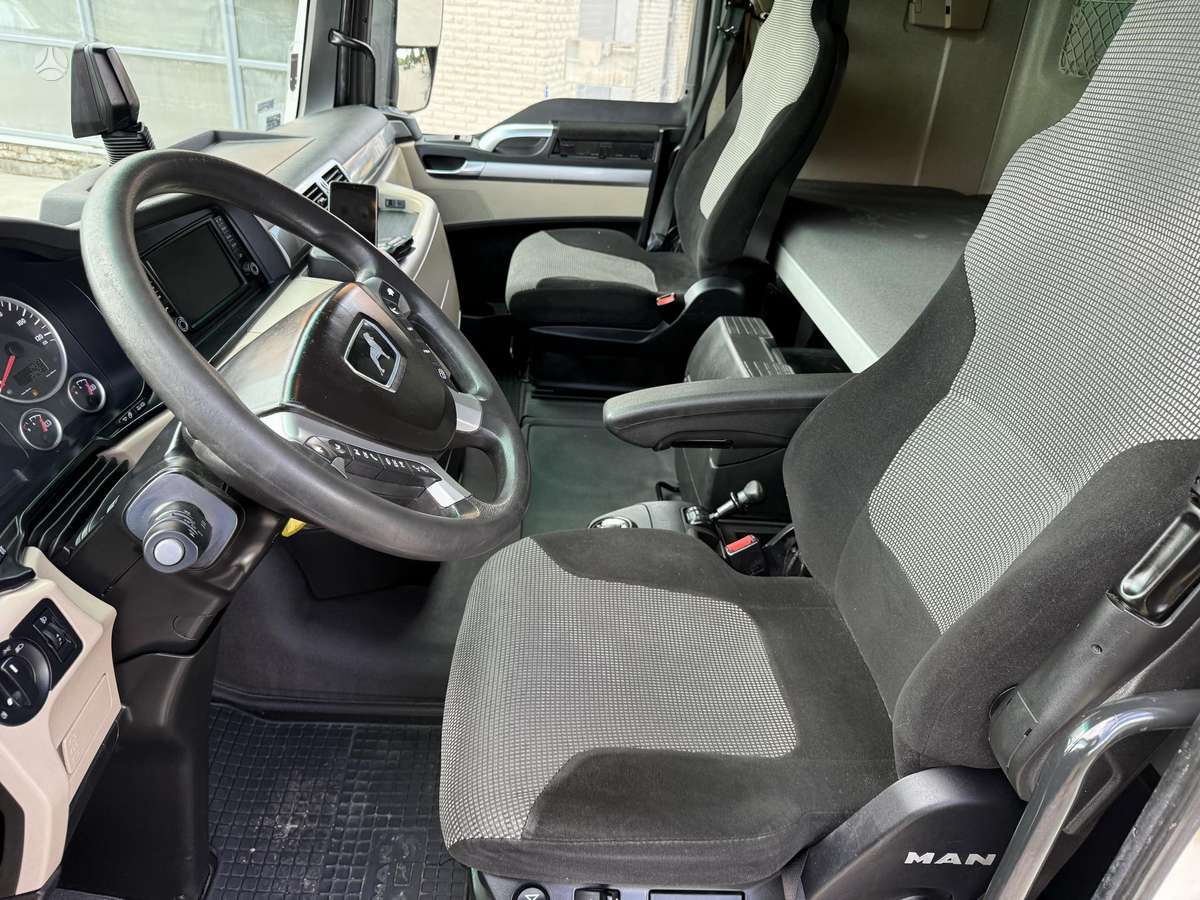 MAN TGX 18.460, 2 miegamosios vietos