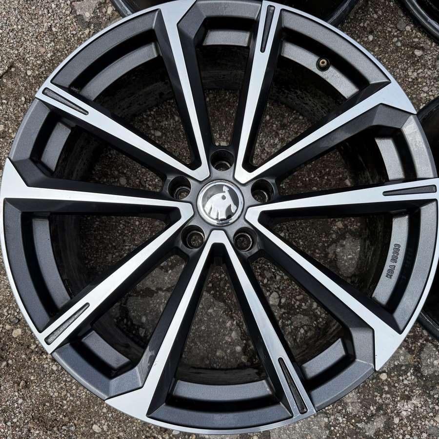 Skoda Enyaq, light alloy, R20