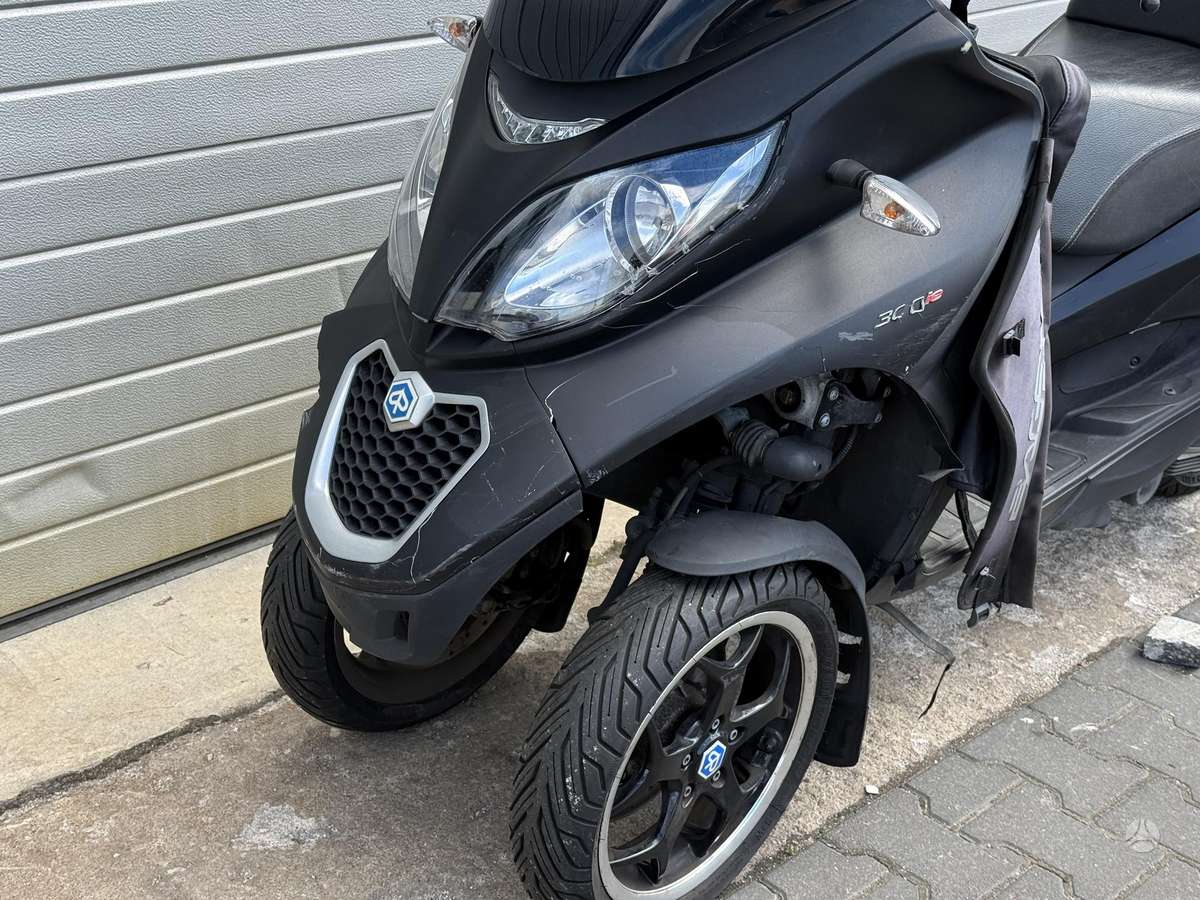 Piaggio MP3 300cc, triračiai