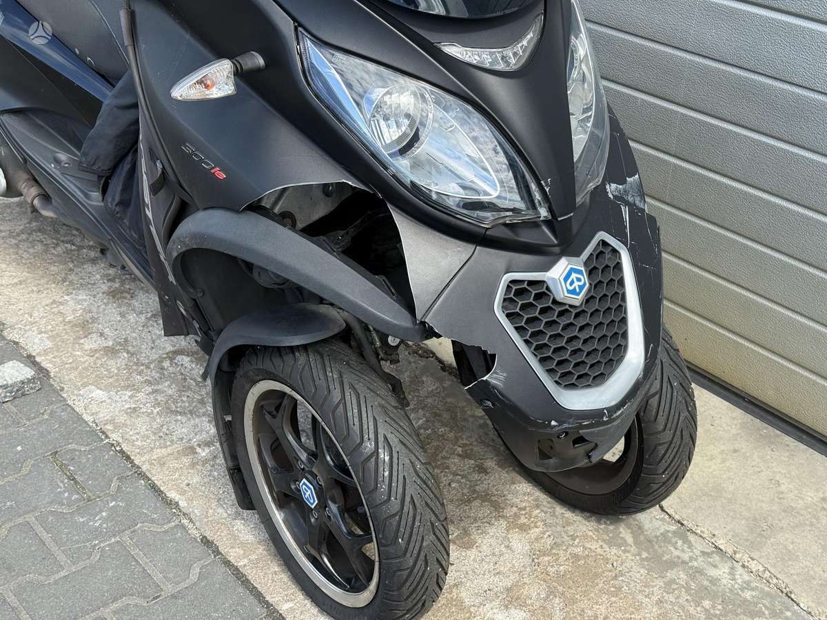 Piaggio MP3 300cc, trikes