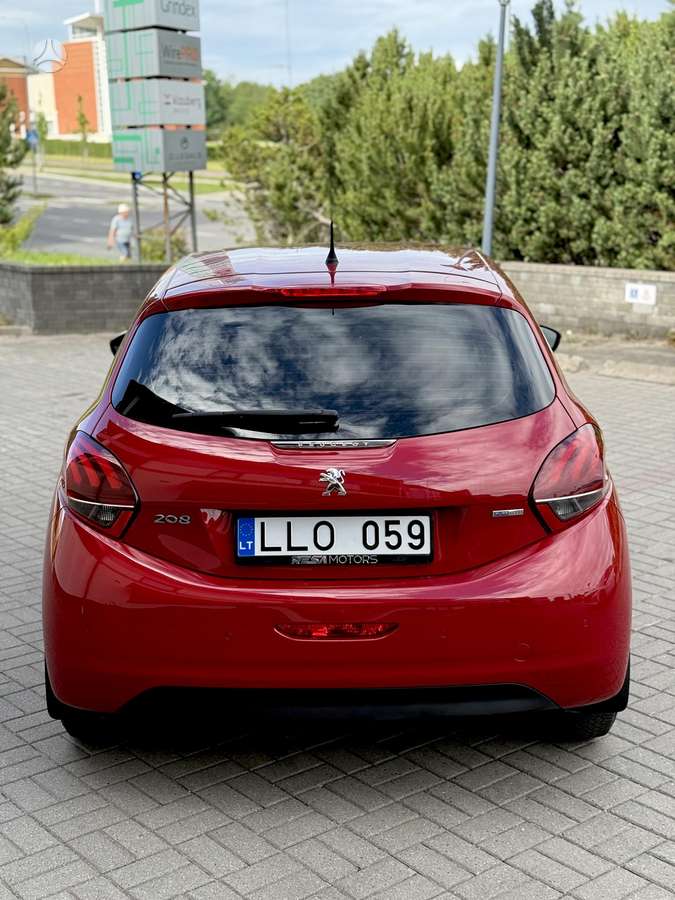 Peugeot 208, hatchback