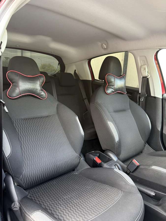 Peugeot 208, hatchback