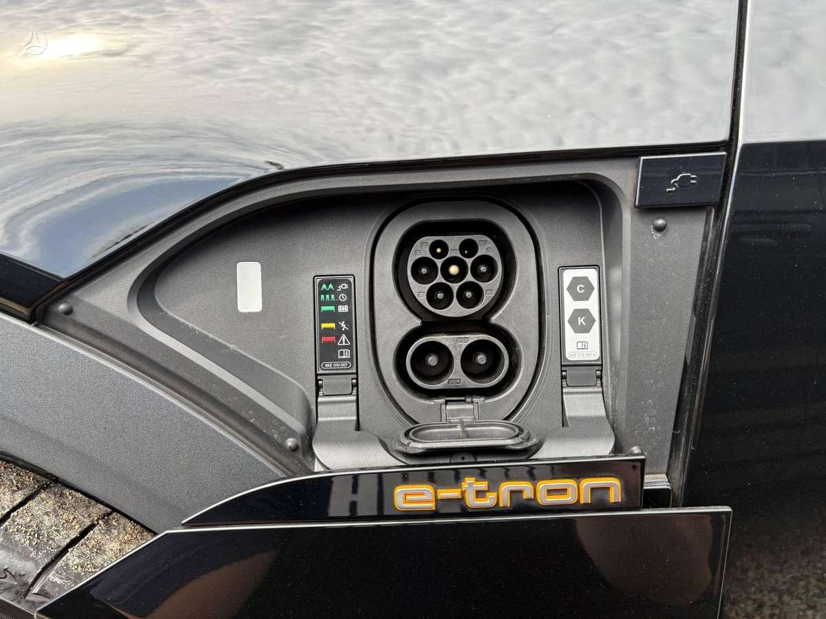Audi e-tron, Внедорожник / Кроссовер