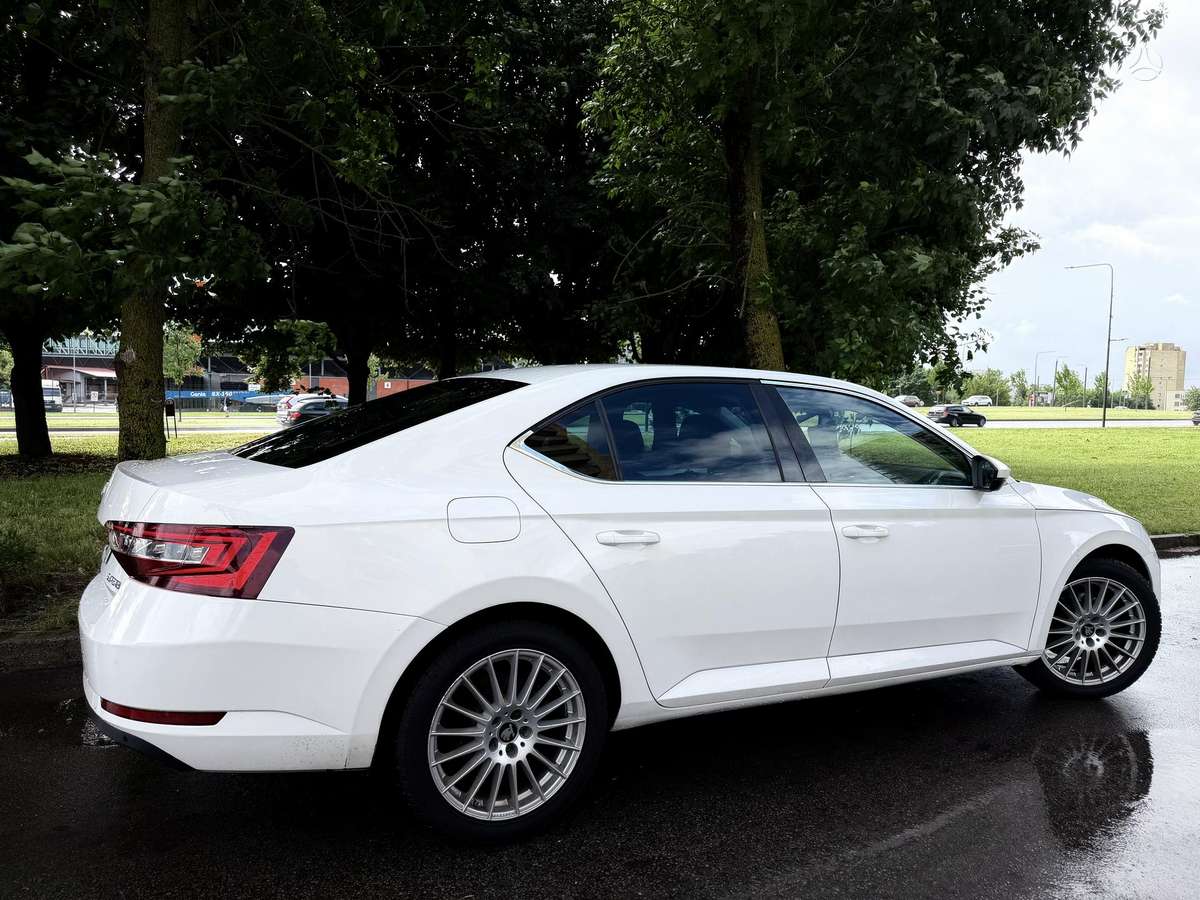 Skoda Superb, 2.0 l., hatchback