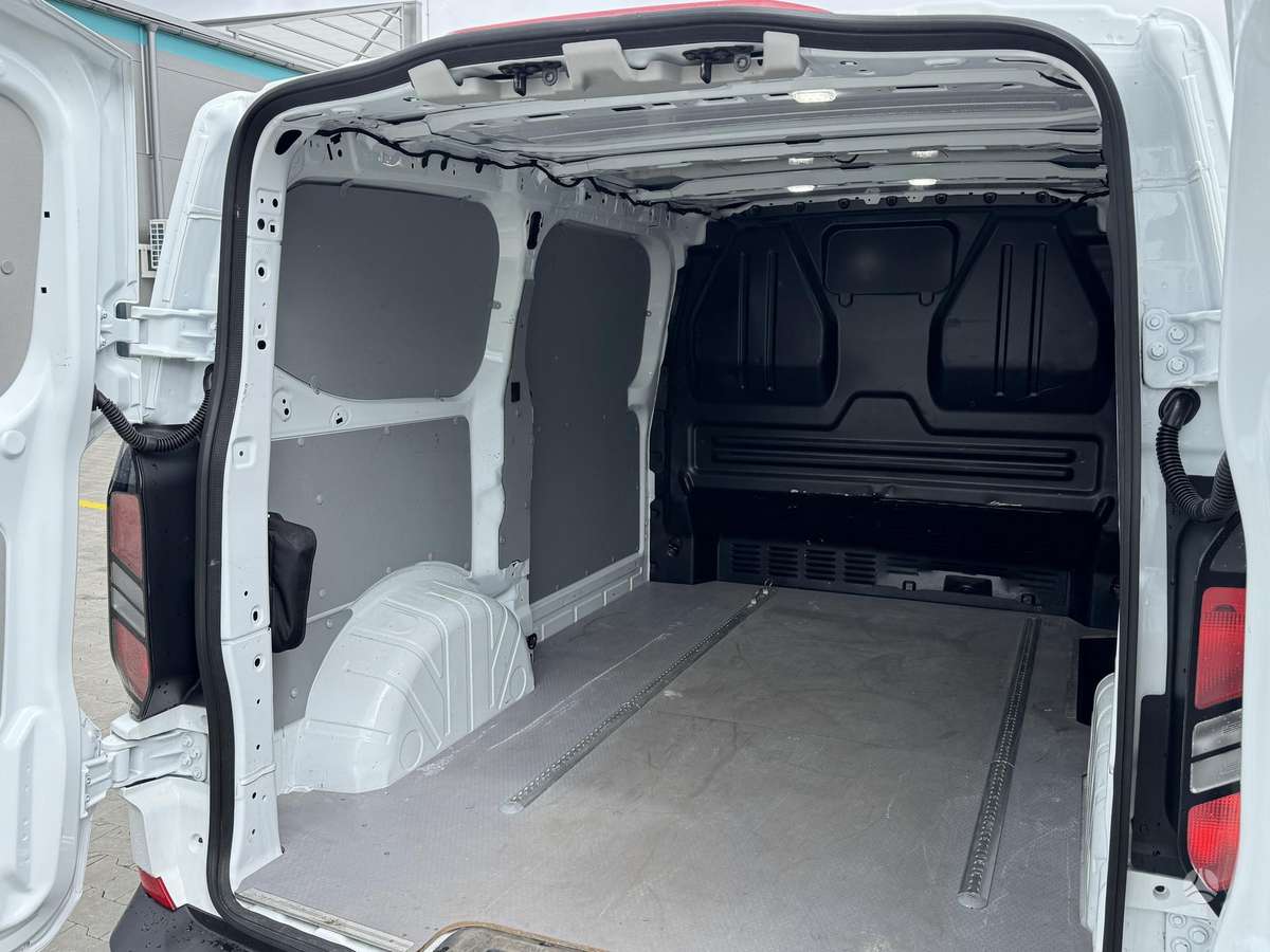 Ford Transit Custom, 2.0 l., Минивэн