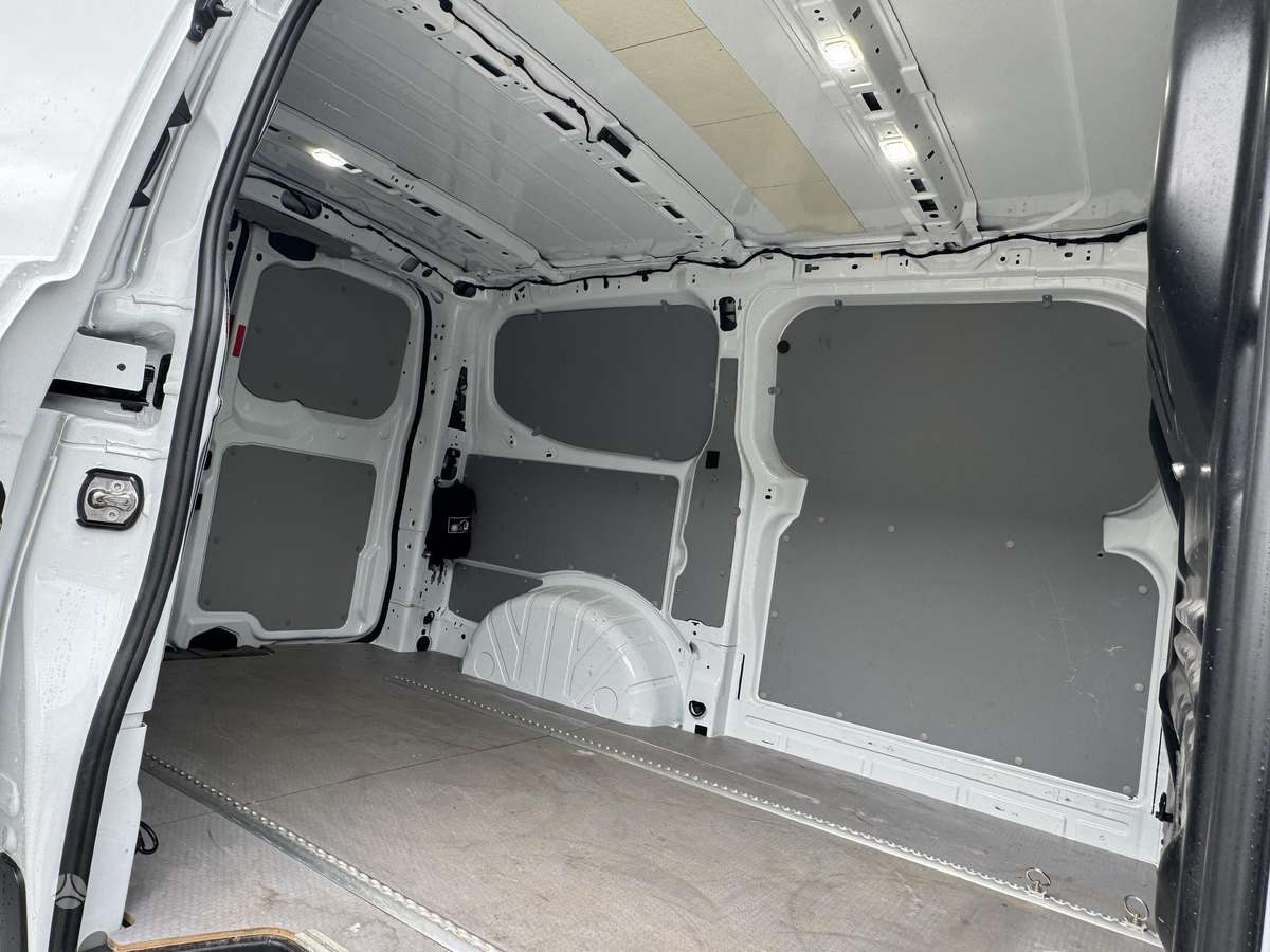 Ford Transit Custom, 2.0 l., Минивэн