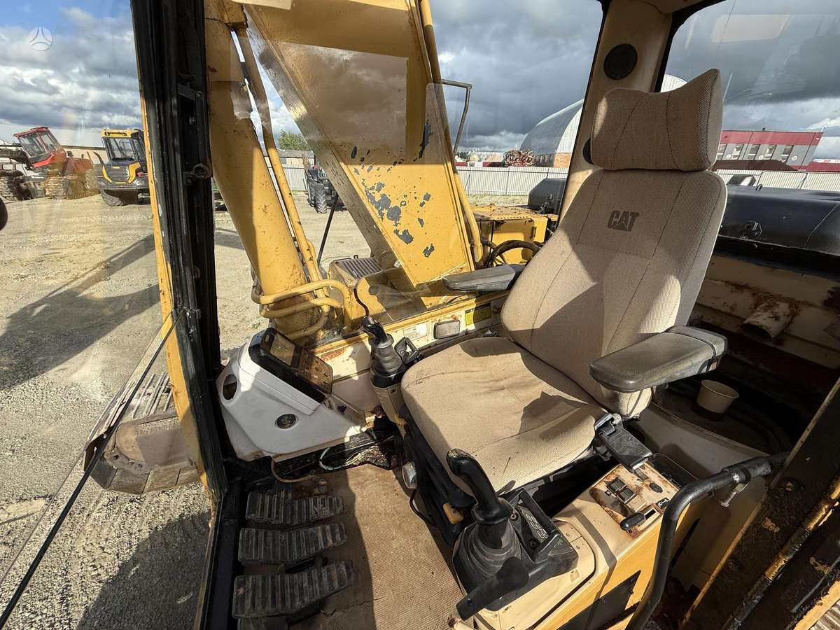 Caterpillar 322 BL , 26 ton, ekskavatoriai