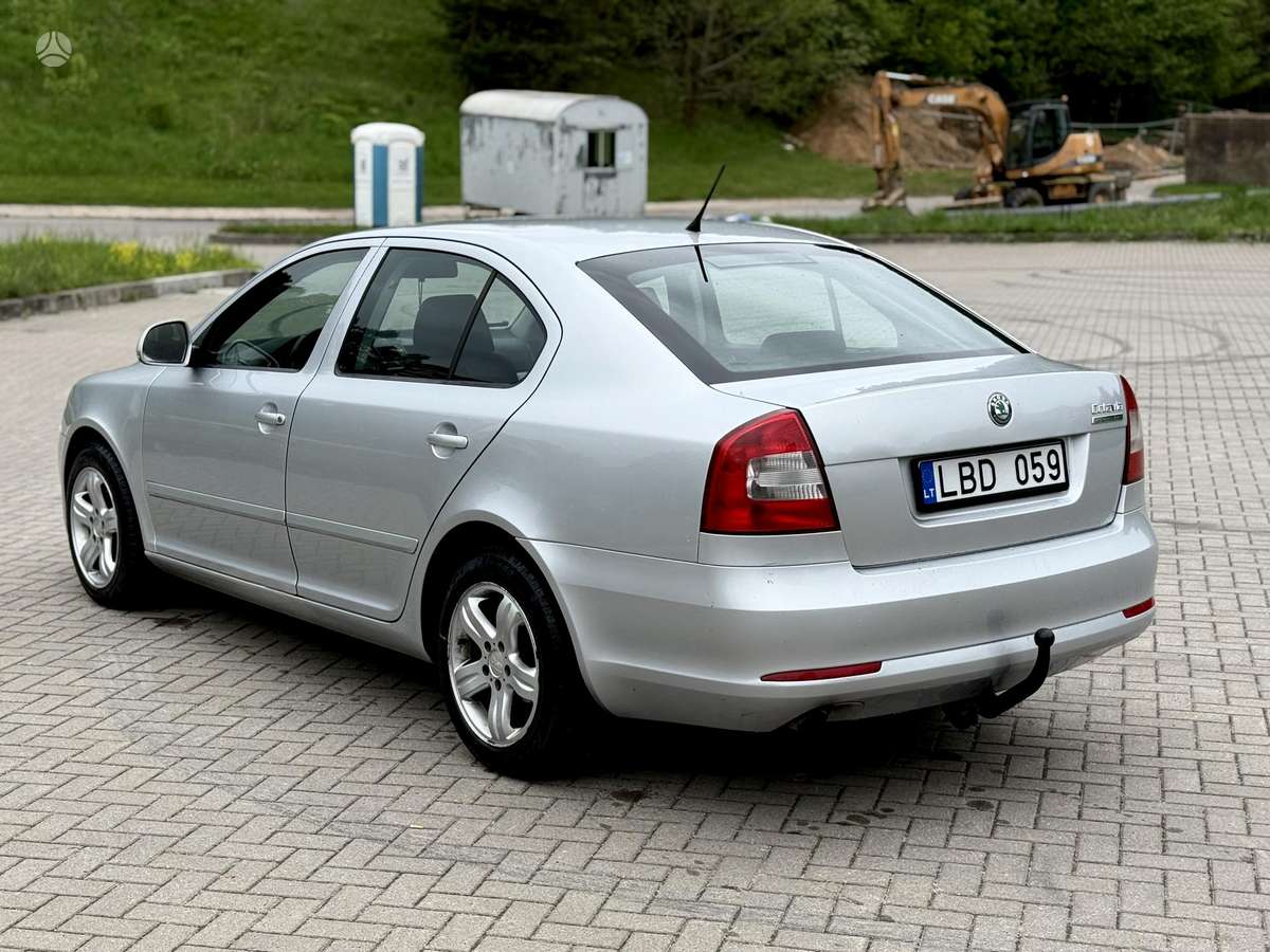 Skoda Octavia, Седан