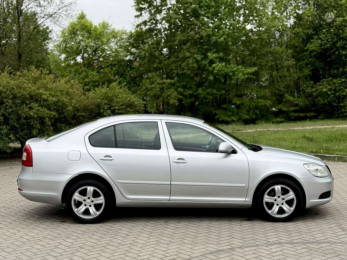 Skoda Octavia, Седан
