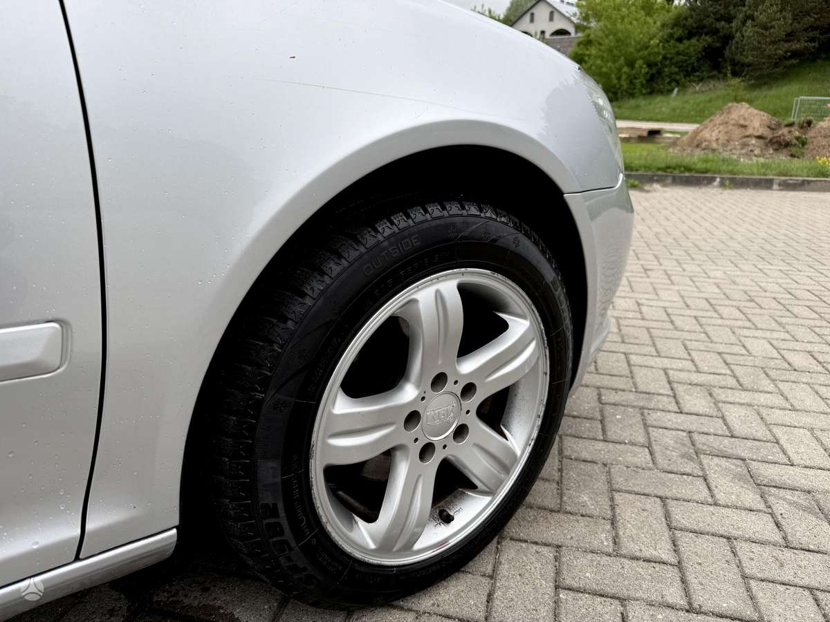 Skoda Octavia, Седан