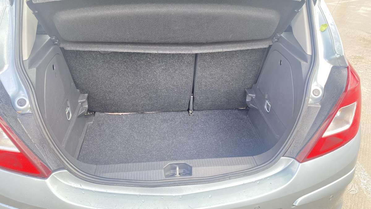 Opel Corsa, 1.3 l., Хэтчбек