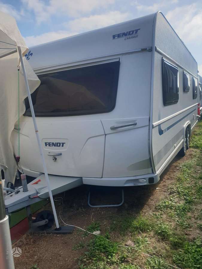 Fendt 590TSD, caravans