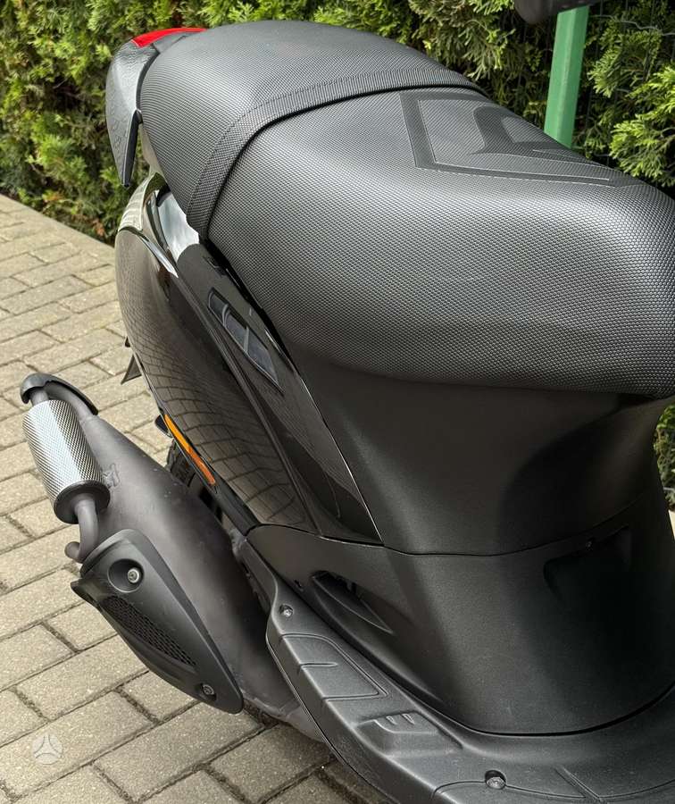 Piaggio Zip 49cc, scooters / mopeds