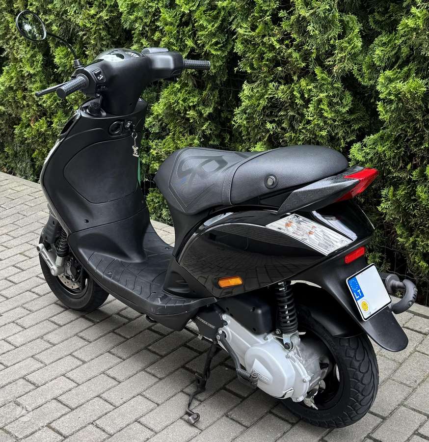 Piaggio Zip 49cc, scooters / mopeds