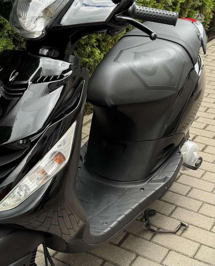 Piaggio Zip 49cc, scooters / mopeds