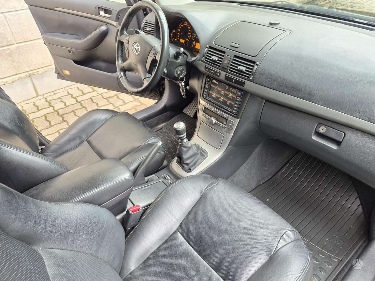Toyota Avensis, 2.2 l., Универсал