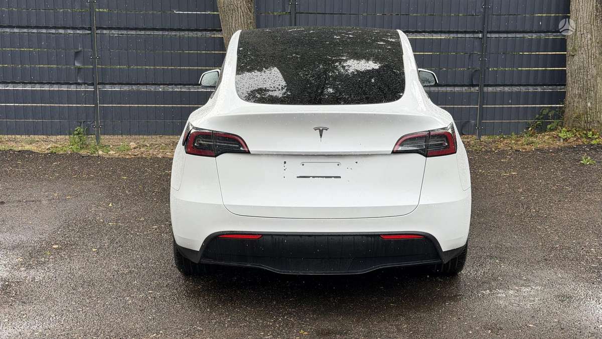 Tesla Model Y, 60 kWh, hatchback