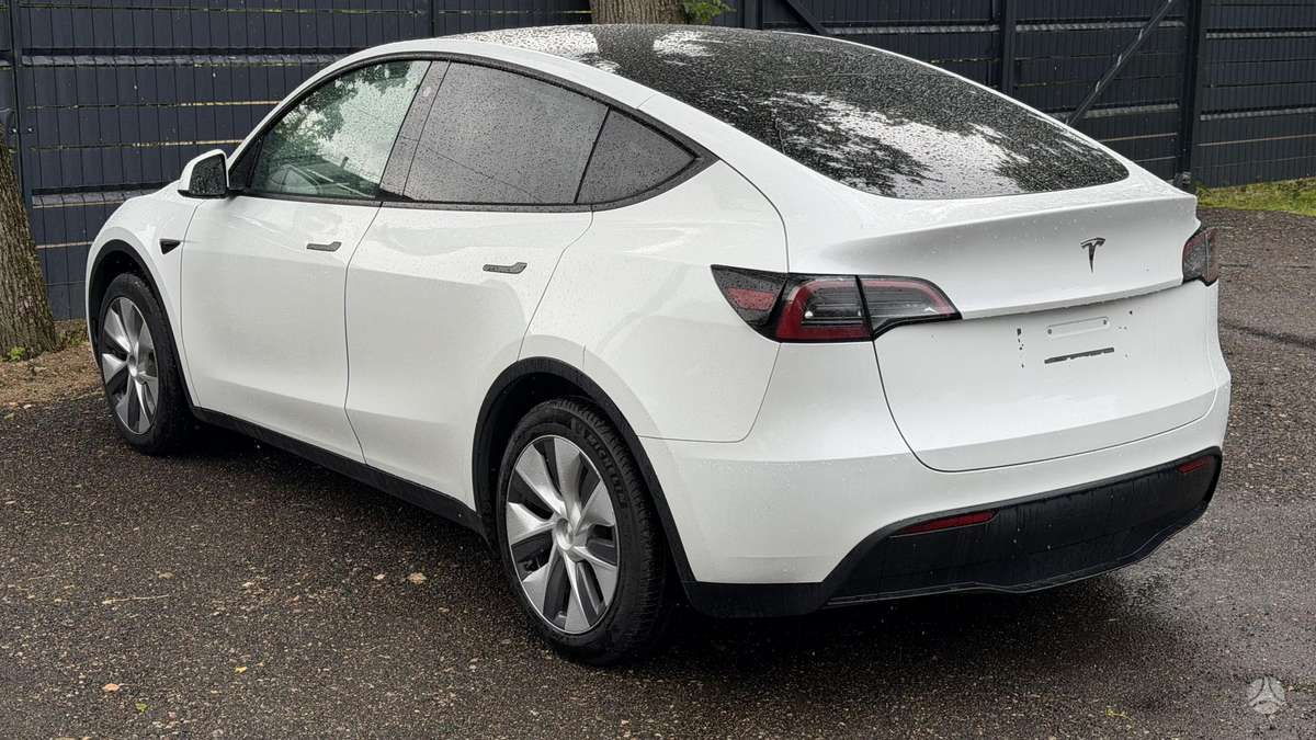 Tesla Model Y, 60 kWh, hatchback