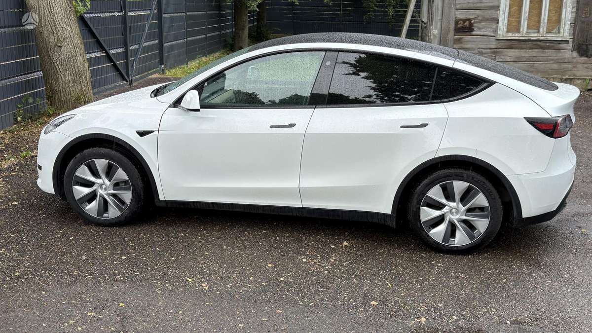 Tesla Model Y, 60 kWh, hatchback