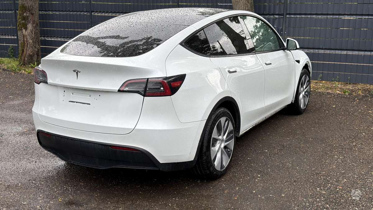 Tesla Model Y, 60 kWh, hatchback