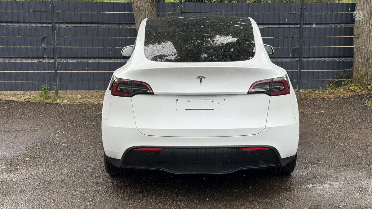 Tesla Model Y, 60 kWh, hatchback