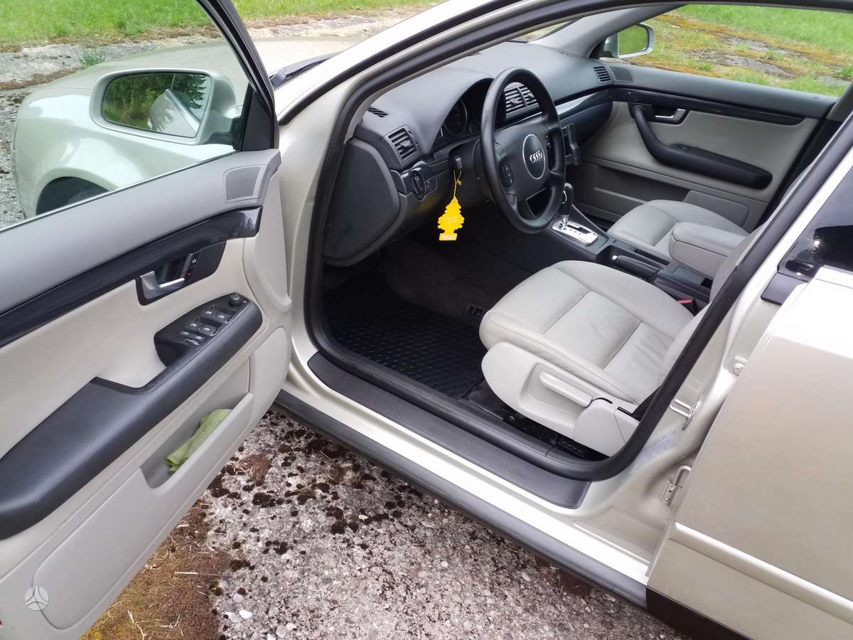 Audi A4, 2.5 l., Седан