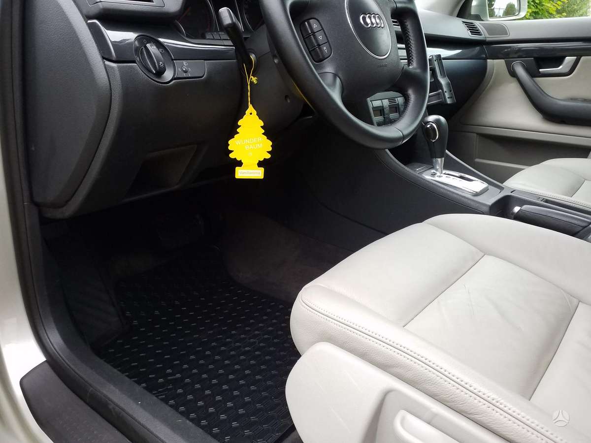Audi A4, 2.5 l., sedanas