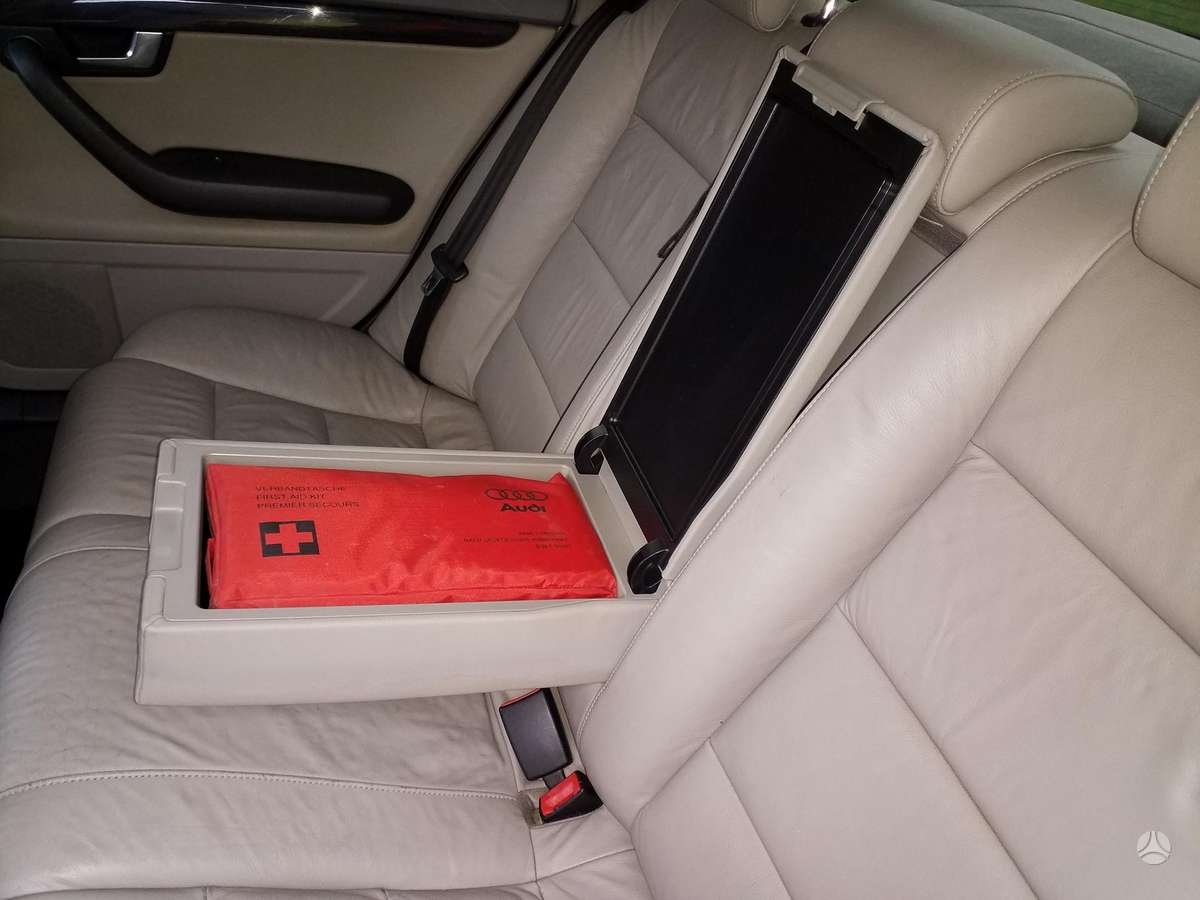 Audi A4, 2.5 l., Седан