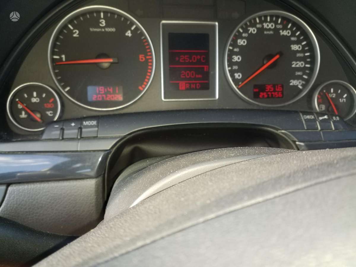 Audi A4, 2.5 l., sedanas