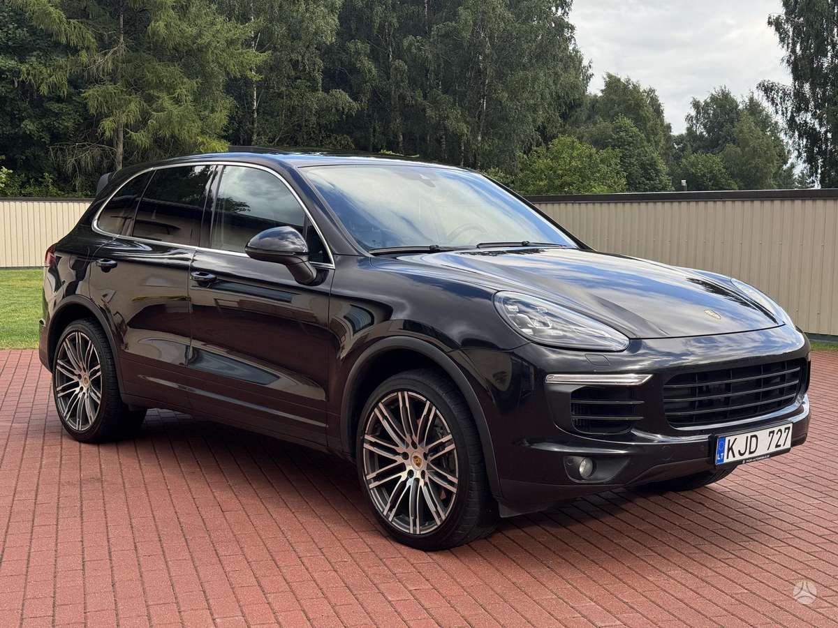 Porsche Cayenne - 1