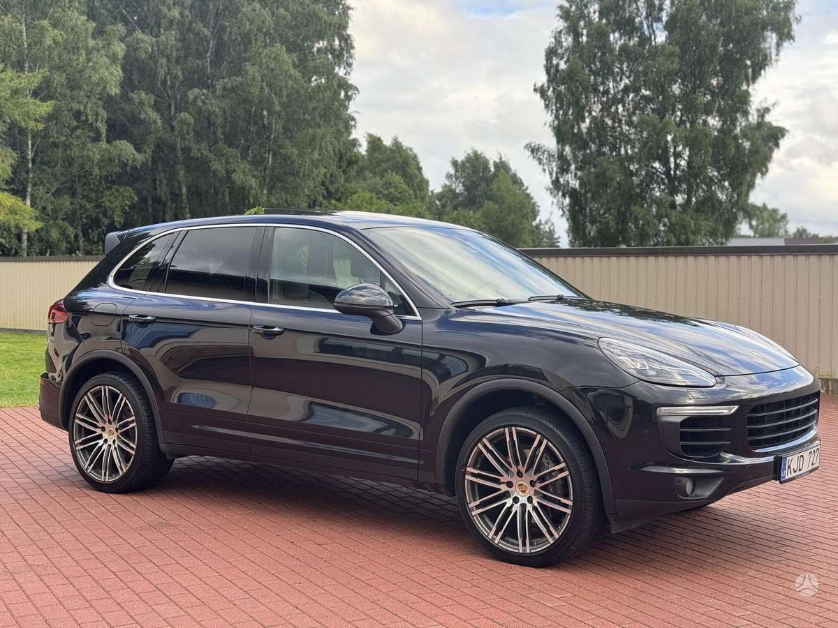 Porsche Cayenne - 2