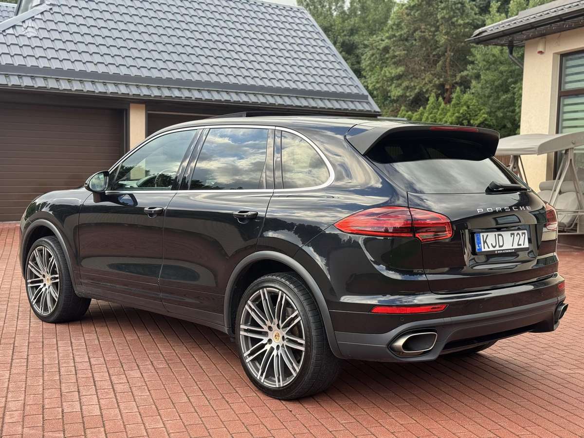 Porsche Cayenne - 7