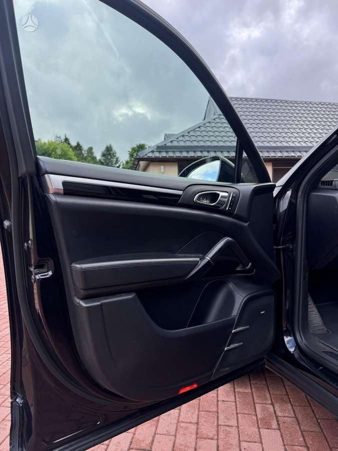 Porsche Cayenne - 12