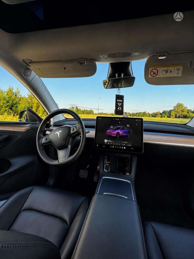 Tesla Model Y, 60 кВт·ч, Хэтчбек