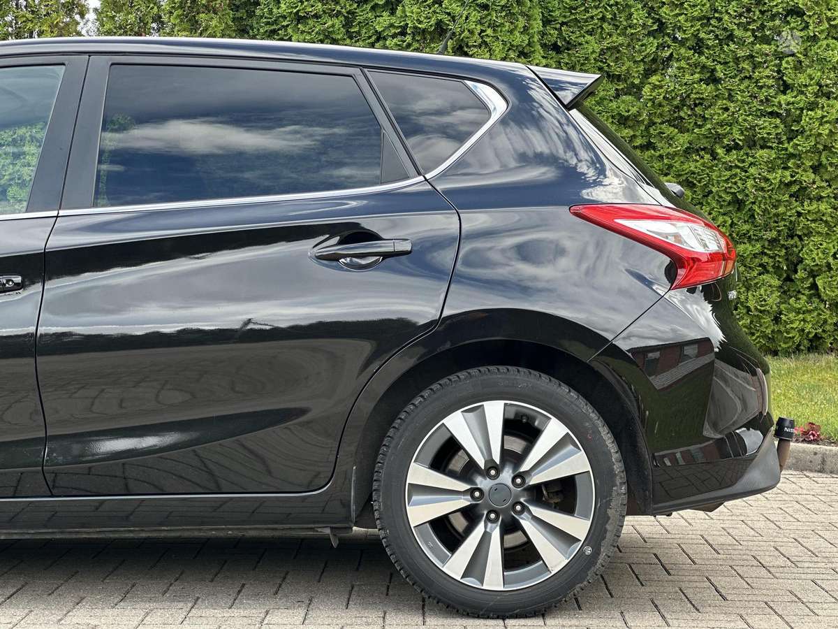Nissan Pulsar, 1.5 l., hatchback