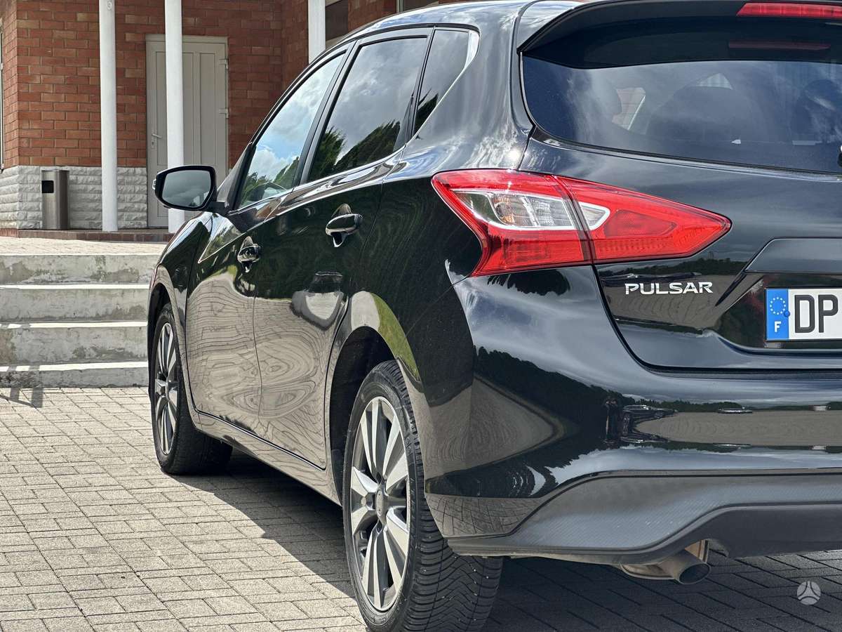 Nissan Pulsar, 1.5 l., hatchback