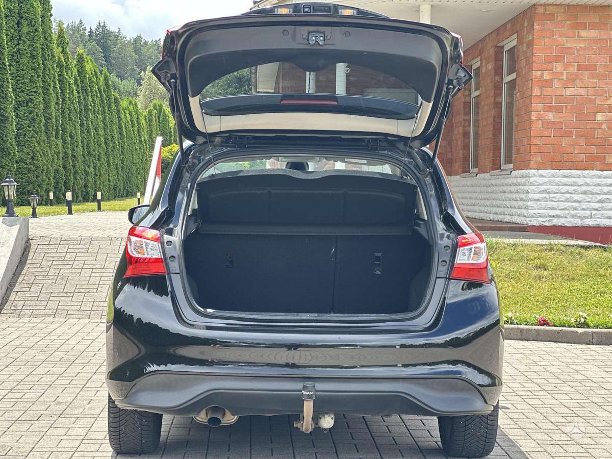 Nissan Pulsar, 1.5 l., hatchback