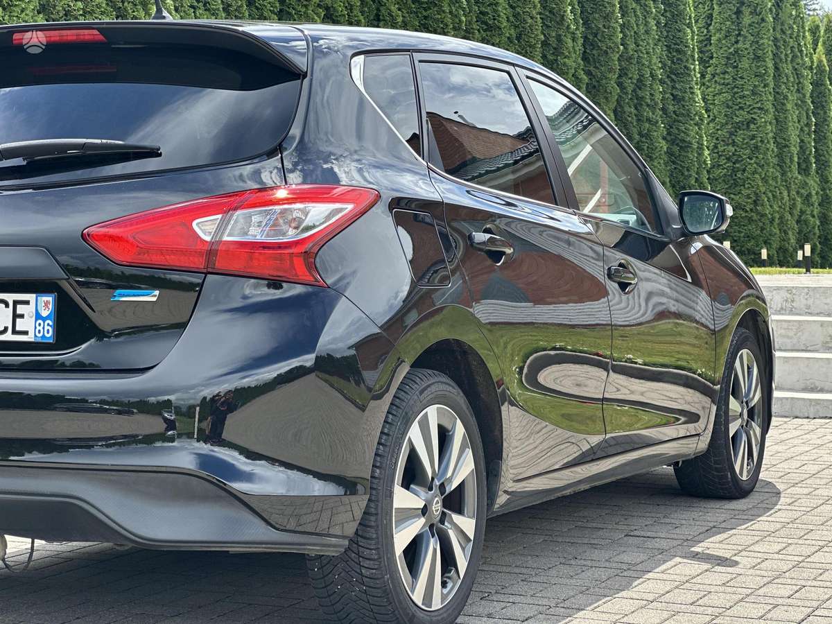 Nissan Pulsar, 1.5 l., hatchback