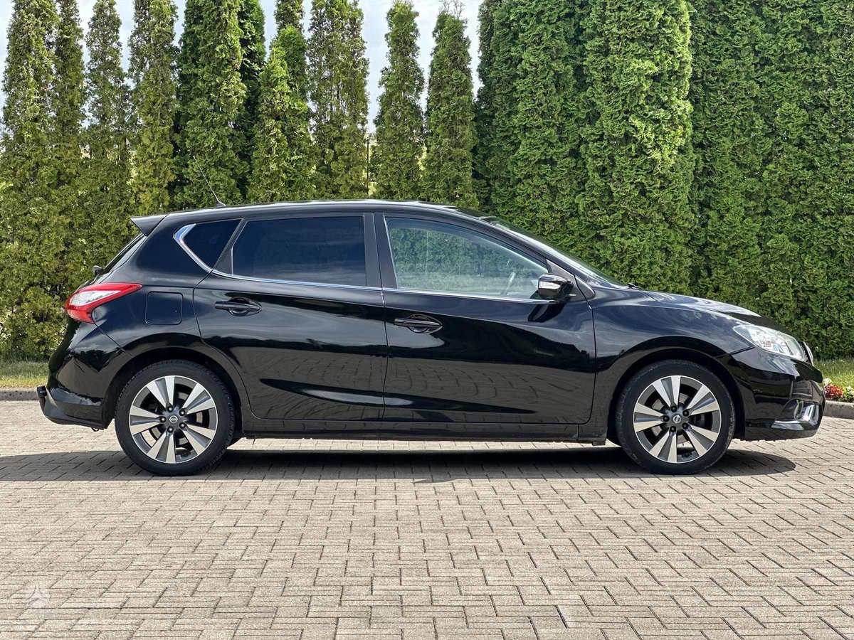 Nissan Pulsar, 1.5 l., hatchback