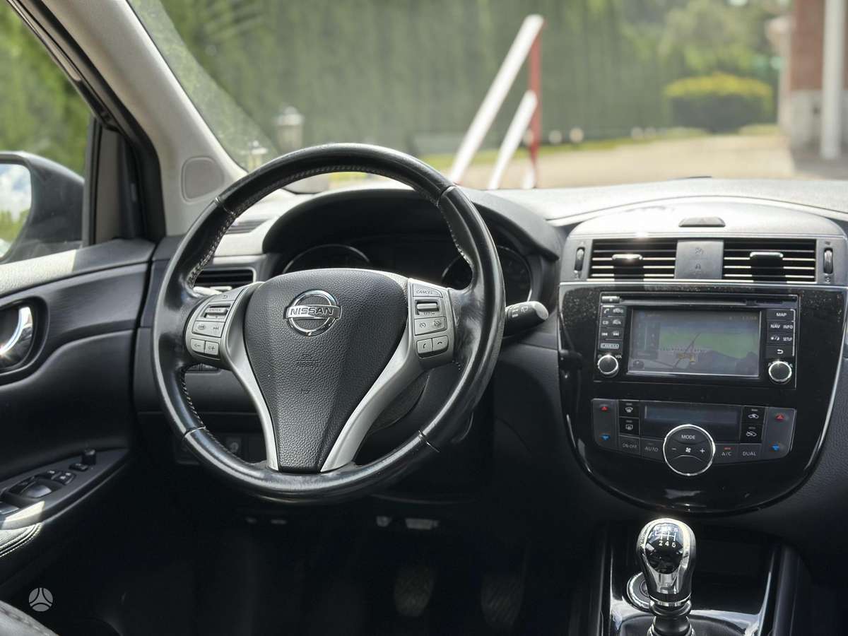 Nissan Pulsar, 1.5 l., hatchback