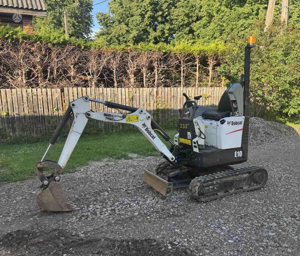 Bobcat E10, mini ekskavatori