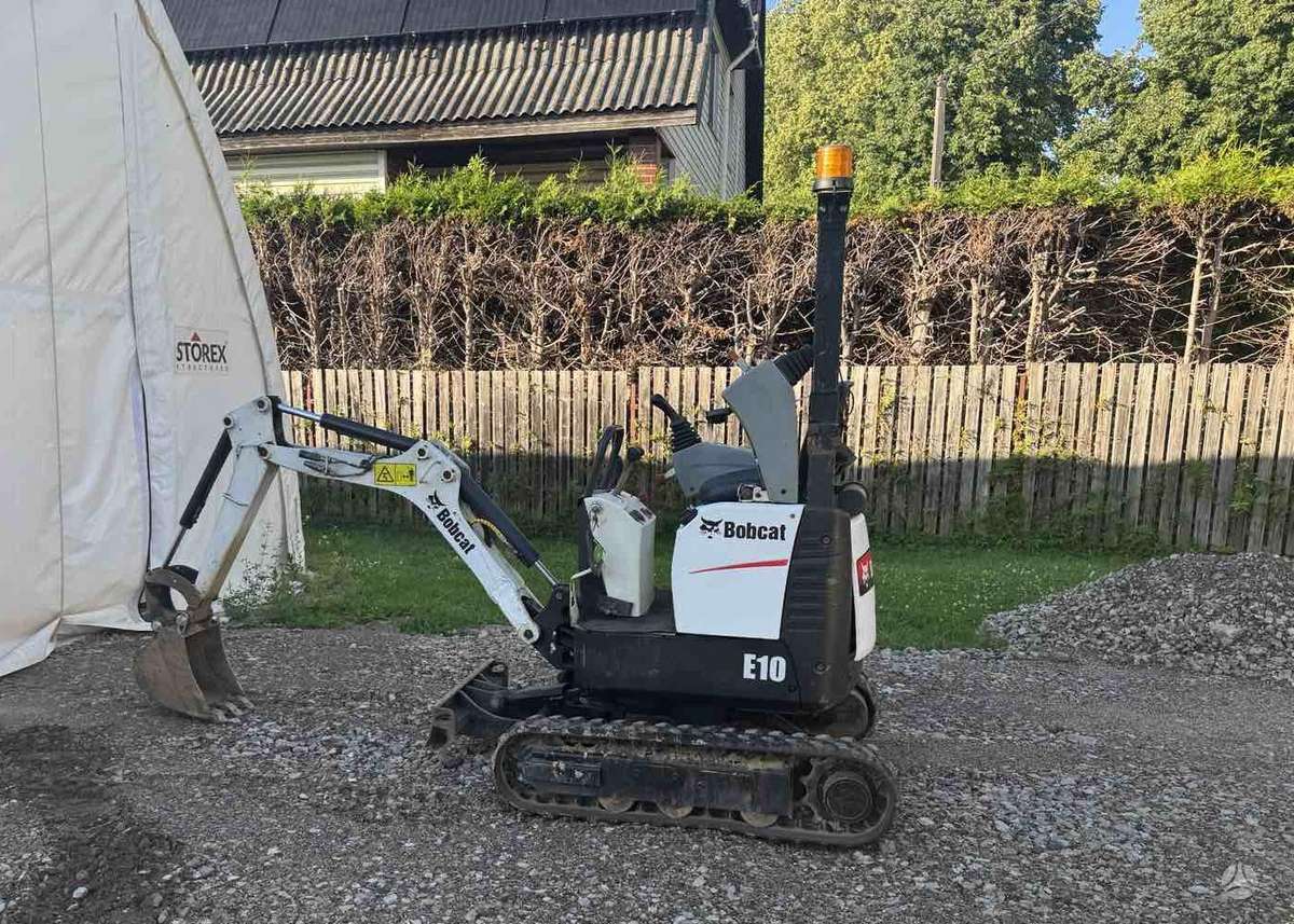Bobcat E10, mini excavator