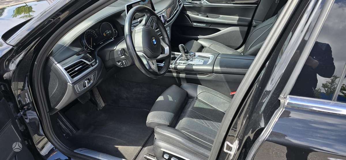 BMW 740 - 8