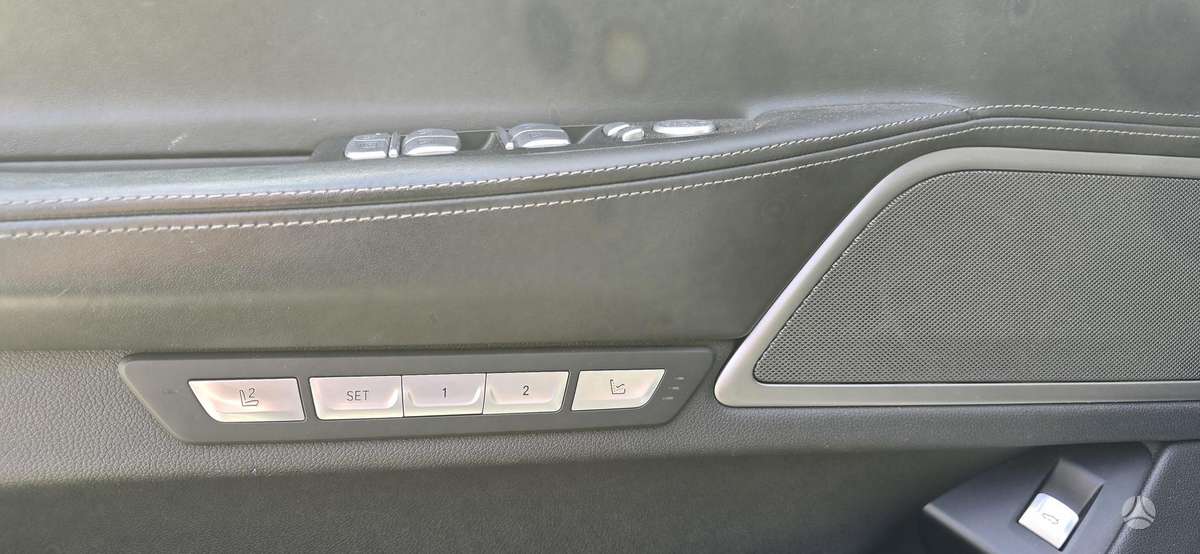 BMW 740 - 10