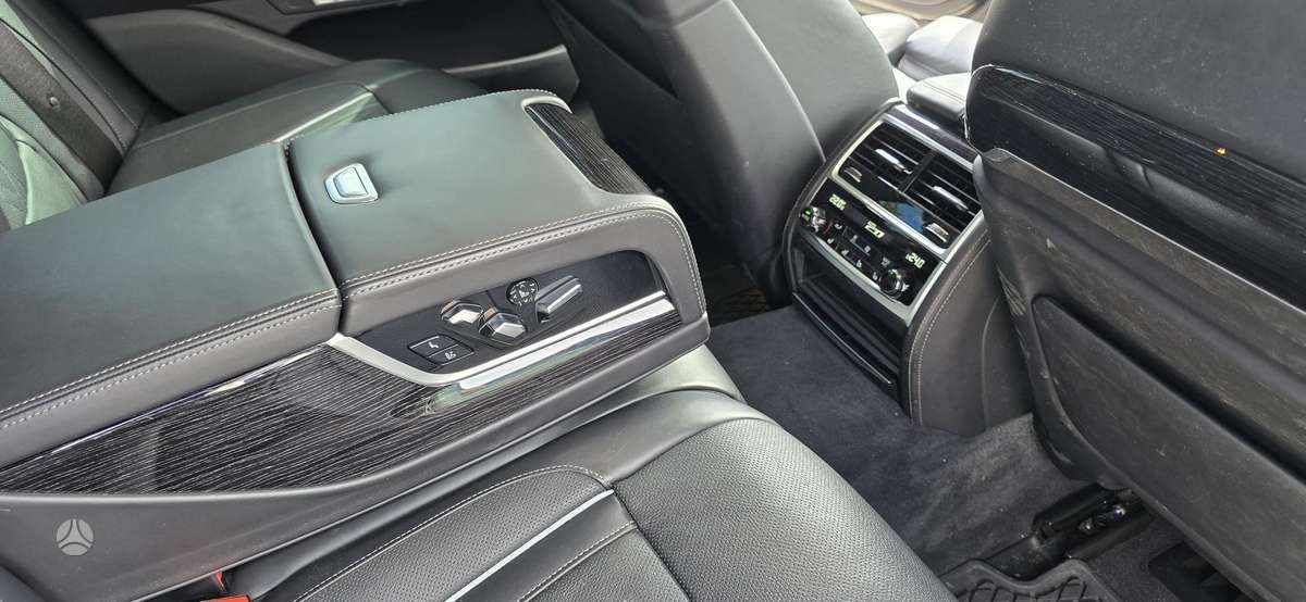 BMW 740, 3.0 l., Седан