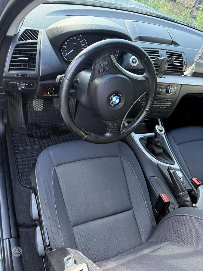 BMW 120, 2.0 l., hatchback