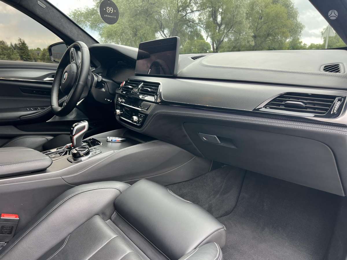BMW M5, 4.4 l., Седан