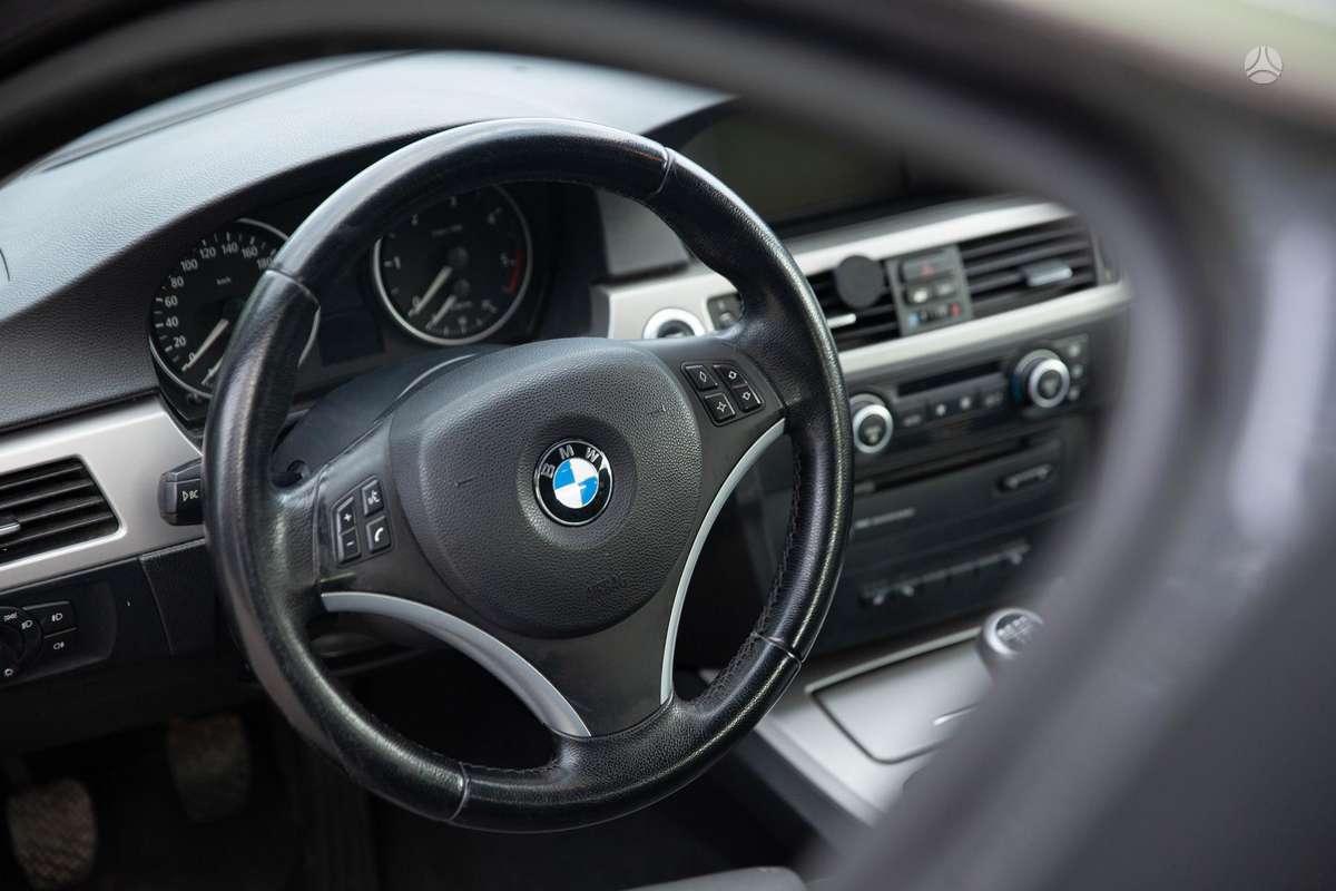 BMW 325, 3.0 l., Седан